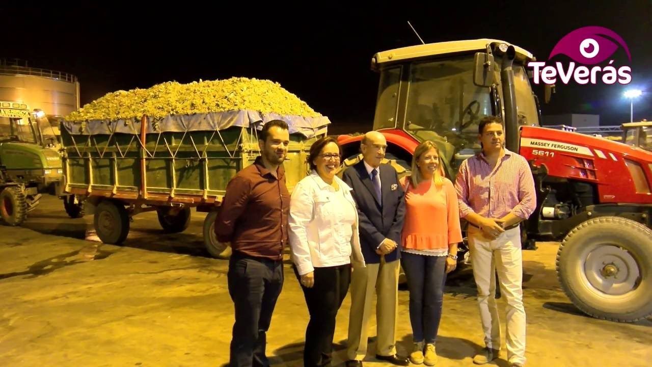 Carmen Olmedo visita la Cooperativa Virgen de las Viñas