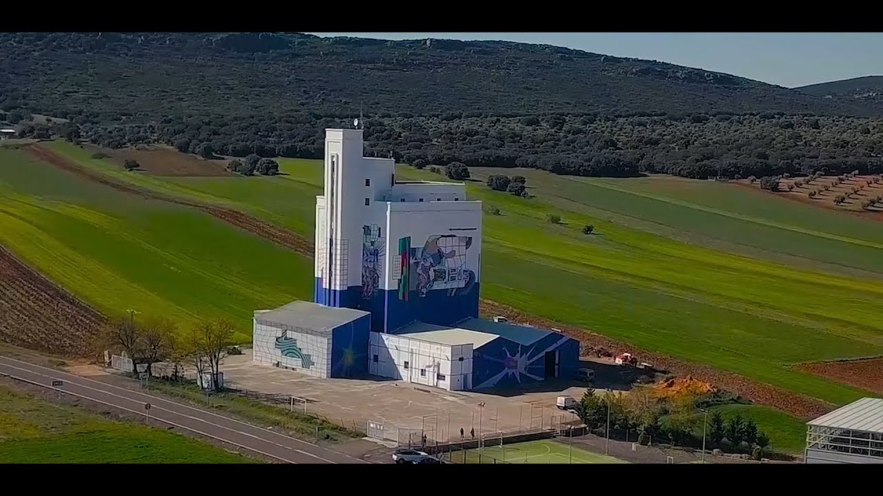 Donde tú ves Silos, nosotros vemos gigantes