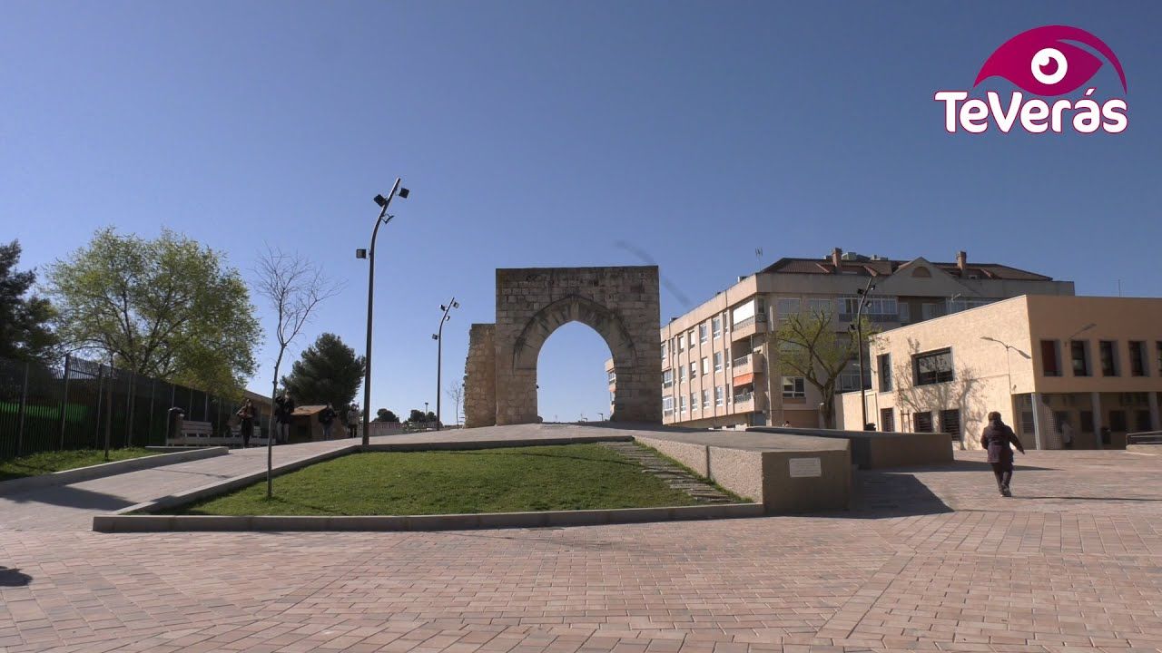 Visita al arco del Torreón del Alcázar