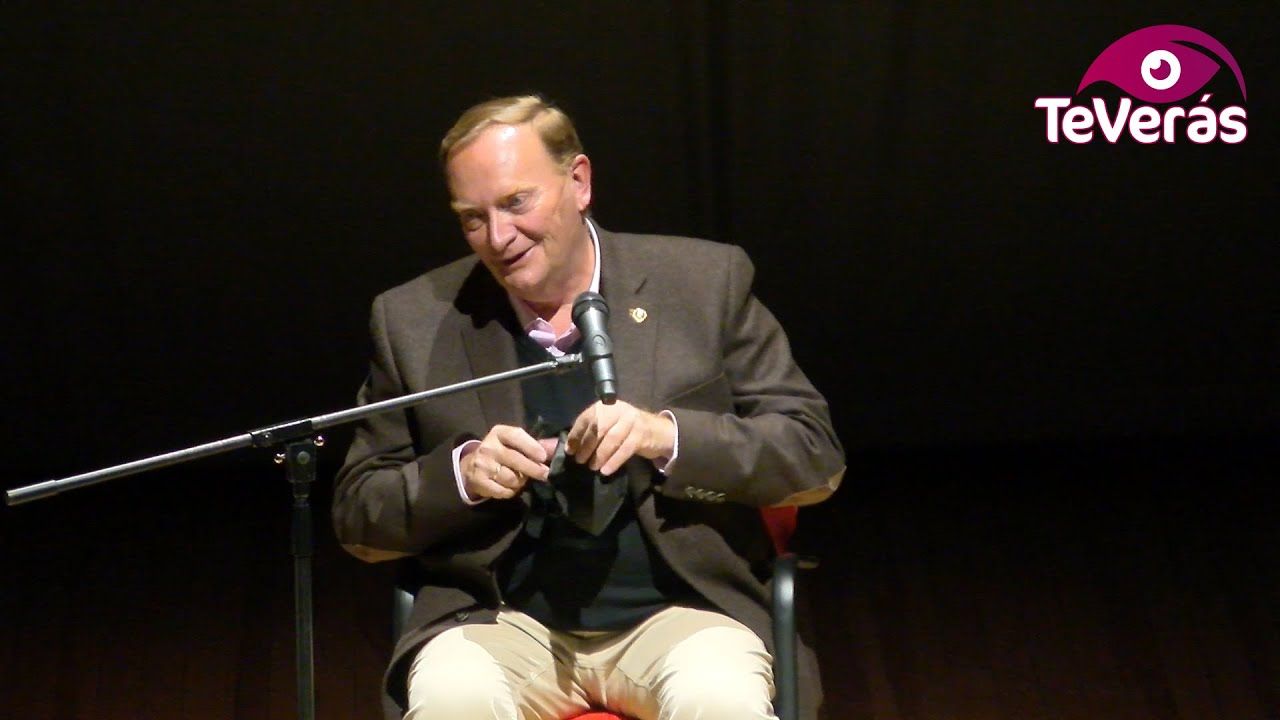 El Teatro Ayala se llena de bruma verde con Gonzalo Giner