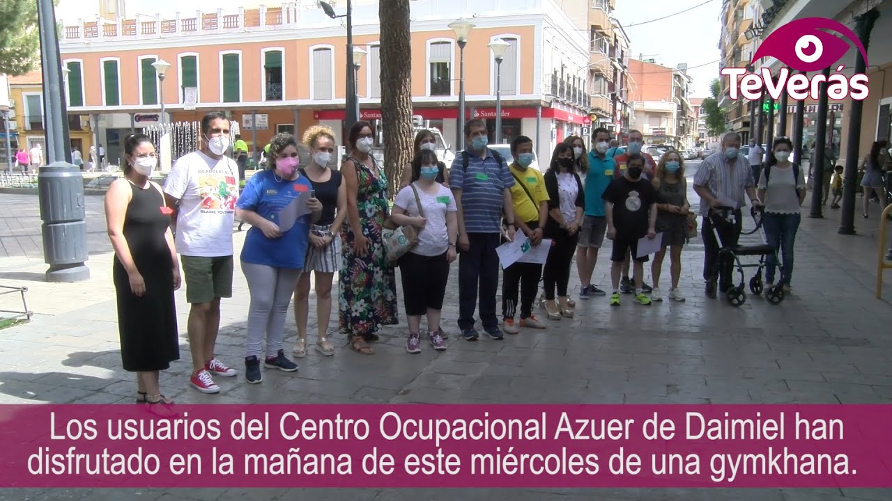 Los usuarios del Centro Azuer de Daimiel se van de gymkhana