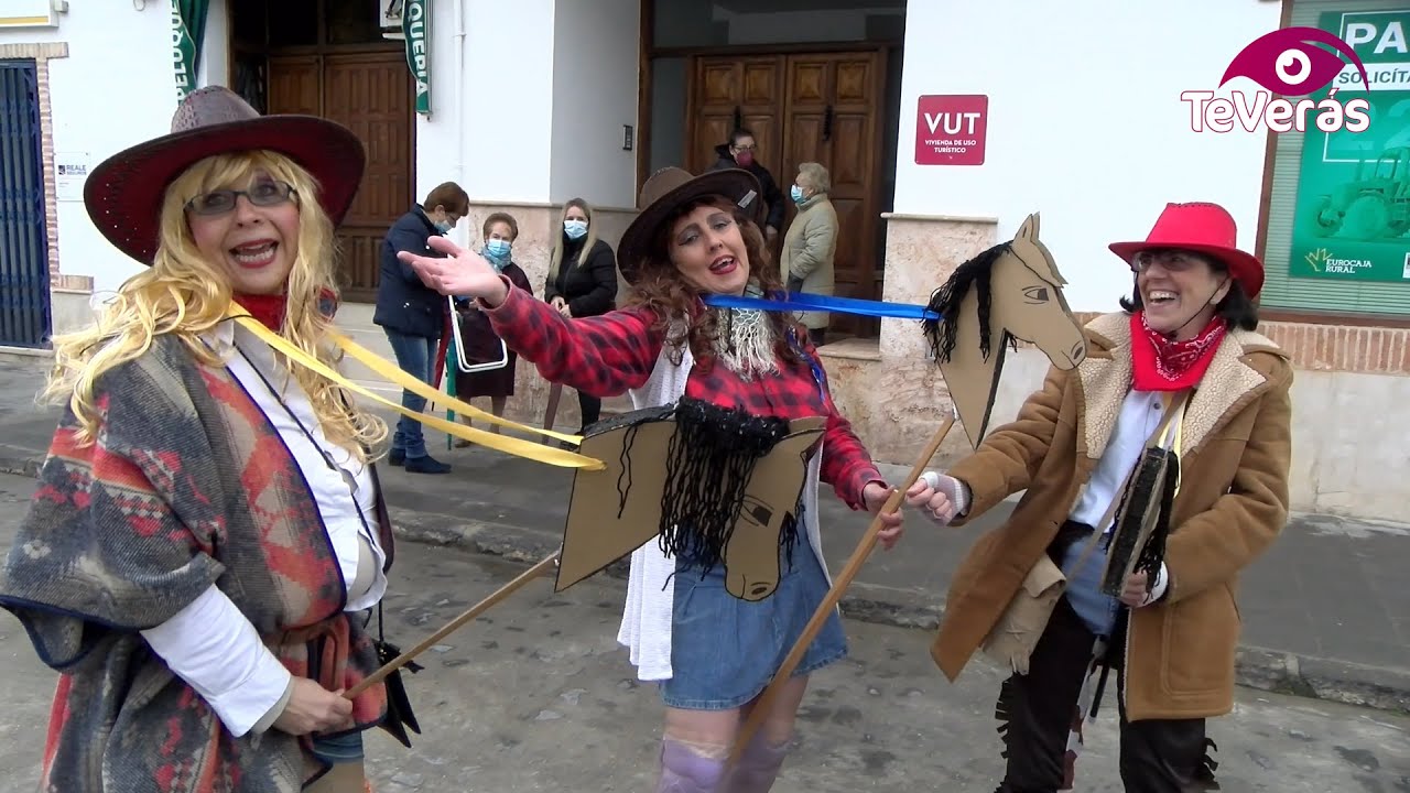 Almagro celebra su colorido desfile de Carnaval