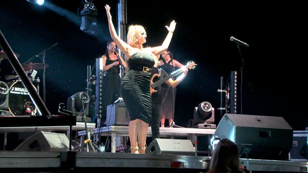 Los Pozuelos de Calatrava disfruta de La Húngara en concierto