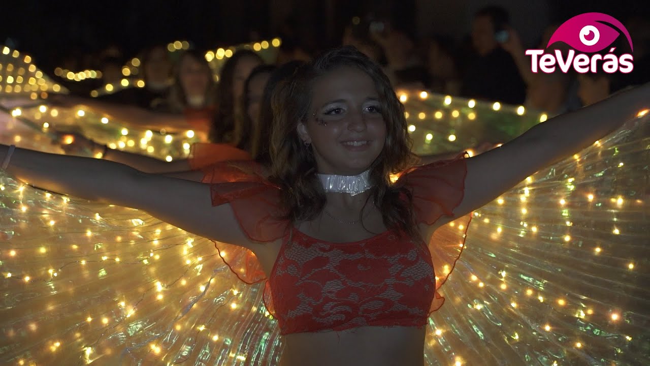 Almedina Mora encendió sus 10.000 velas
