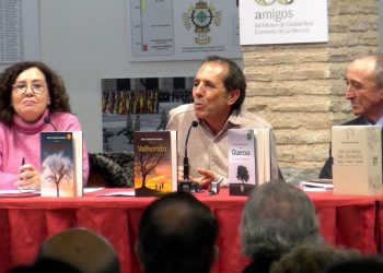 Rafael Cabanillas presenta Valhondo, el libro que cierra la trilogía En la raya del infinito