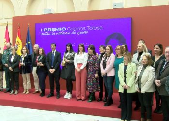 El Palacio de la Diputación acoge la 1ª edición del Premio Concha Tolosa contra la violencia de género