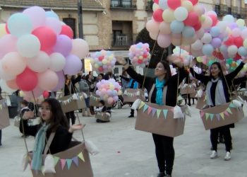 Las calles de Carrión de Calatrava acogieron el tradicional desfile de carnaval de charangas y comparsas