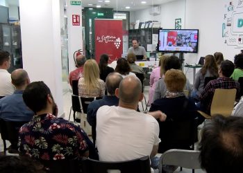 El Espacio Serendipia de Ciudad Real ha acogido la actividad “Librerías con vino”