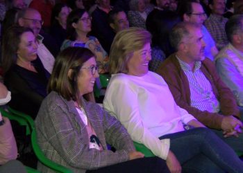 Alcolea de Cva. disfruta del evento “Humor con vino” con Salva Reina