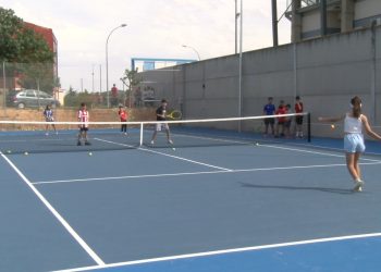 El presidente de la Diputación de Ciudad Real visita el complejo deportivo de Villarrubia de los Ojos