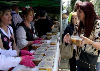Cientos de personas degustan el guiso del Santo Voto en Puertollano