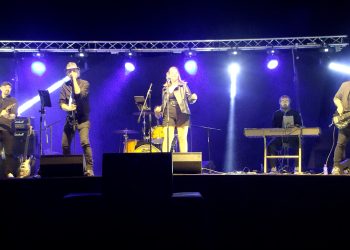 Éxito rotundo en Santa Cruz de Mudela con «Legendarios 80’s»