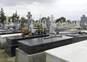 Villarrubia de los Ojos prepara su cementerio para el Día de Todos los Santos