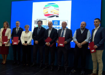 Firma del convenio para el Geoparque