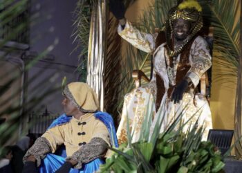 Música e ilusión en la Cabalgata de Reyes de Argamasilla de Alba