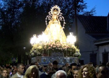 El pueblo de Carrión salió a las calles para recibir a su Santísima Virgen de la Encarnación