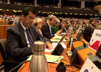 José Manuel Caballero defiende en Bruselas mantener una postura firme frente a los aranceles de Trump