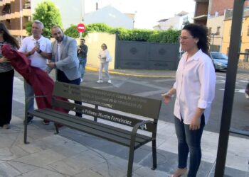 Argamasilla de Calatrava inaugura su cuarto banco literario en honor a Ángela Paloma Martín