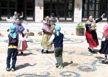 Turismo Villarrubia de los Ojos organiza el Día de Castilla-La Mancha con baile y exposición de trajes con la Asociación Señora de la Sierra