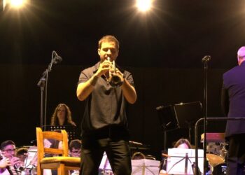 El Auditorio Municipal de Villarrubia acogió el concierto del trompetista Rubén Simeó