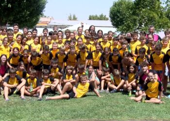 Niños y jóvenes han disfrutado en julio con la Escuela de Deportes (EDA)
