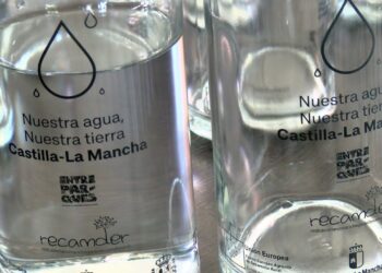 Entreparques reparte 100.000 botellas de cristal para apoyar a la hostelería rural