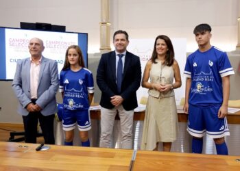 La Diputación y la FFCLM presentan las equipaciones de fútbol y fútbol sala cadete, infantil y alevín