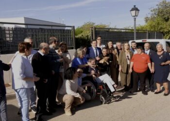 El centro ADIN de Villanueva de los Infantes ha recibido una nueva furgoneta adaptada