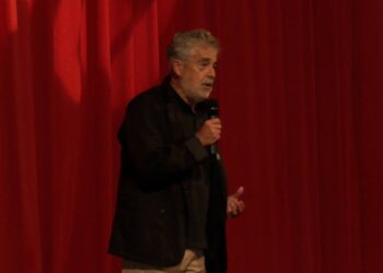 El Gran Teatro de Manzanares acogió el estreno de la película “La Bala”, de Carlos Iglesias