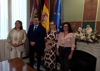 La Diputación apoya a AMFAR con 10.000 euros para asesorar a mujeres rurales