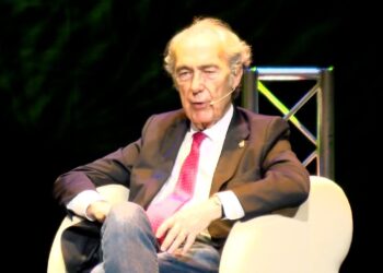 Luis Alberto de Cuenca abre el 39 Encuentro de Poesía Española en Almagro