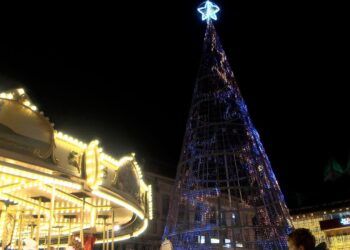 Un espectáculo piromusical y el encendido de luces abre la Navidad en Ciudad Real.