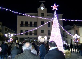 Calzada enciende la magia de la Navidad