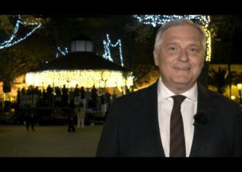 El alcalde de Ciudad Real, Francisco Cañizares, felicita la Navidad a todos los ciudadanos