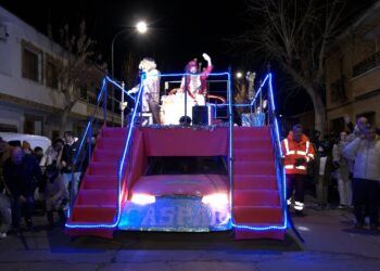 Magia y color en Carrión de Calatrava con la llegada de los Reyes Magos