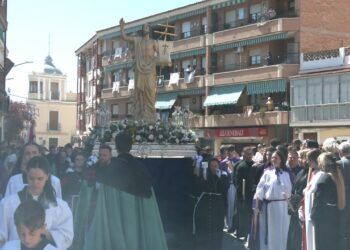 Daimiel celebra el Domingo de Resurrección con una procesión multitudinaria del Cristo Resucitado