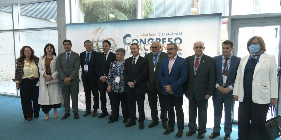 García-Page visita el XVI Congreso Nacional de Regantes en Ciudad Real y refuerza el compromiso con el sector agrícola