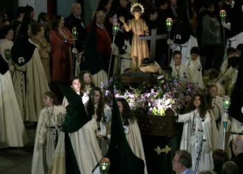 Villarrubia de los Ojos sobrecogida por el Santo Entierro en una noche de fe y tradición