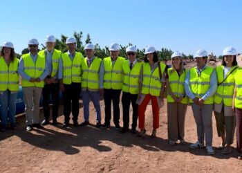 Emiliano García-Page visita en Daimiel las obras de la Tubería Manchega