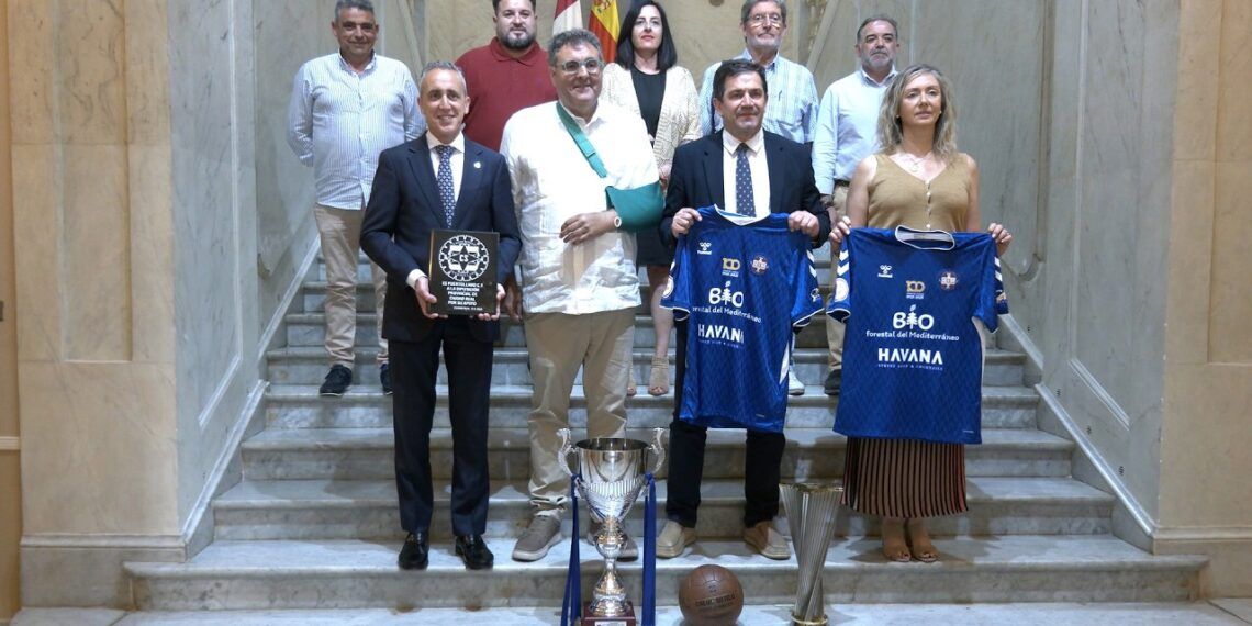 La Diputación recibe al Calvo Sotelo Puertollano para reconocer su ascenso a 2ª RFEF
