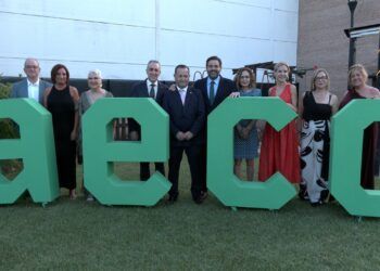 Éxito de participación en la cena solidaria de Puertollano a beneficio de la AECC
