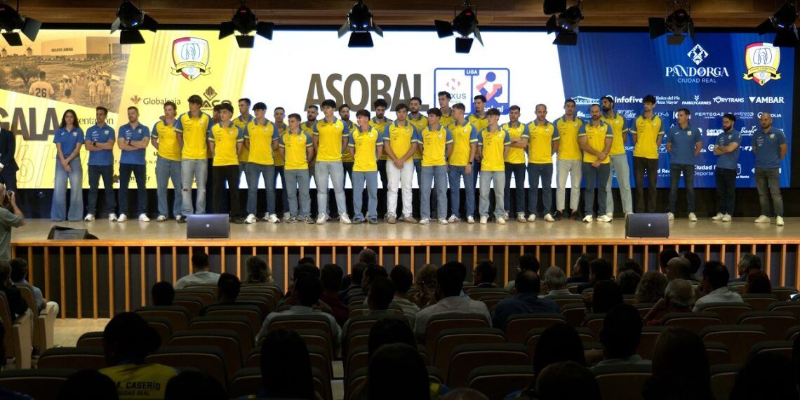 El Balonmano Caserío Ciudad Real presenta su temporada con nuevas camisetas