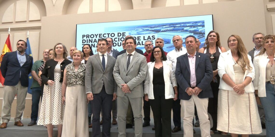 La Diputación y ZINCAMAN firman un convenio para impulsar las zonas industriales de la provincia