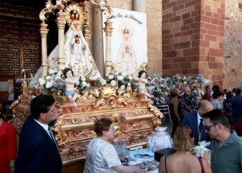 La Solana despide sus Ferias y Fiestas arropando a la Virgen de Peñarroya en su tradicional ofrecimiento y puja