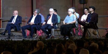 Reconocimientos de Honores y Distinciones en el acto institucional de las Fiestas del Vino de Valdepeñas