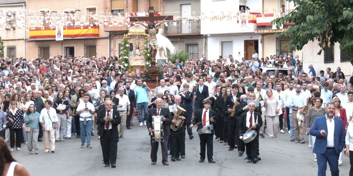 Villanueva de la Fuente vive por todo lo alto su día grande de Feria y Fiestas
